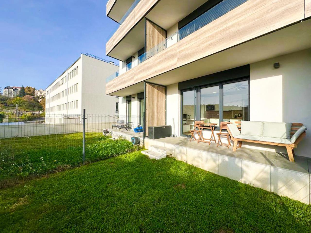 Vila Vinice Прага Экстерьер фото